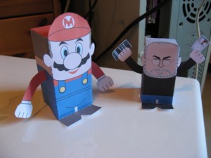 Mario et Steve Jobs papercrafts